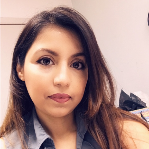 Meet your Posher, Olivia - Picture 2 of 2